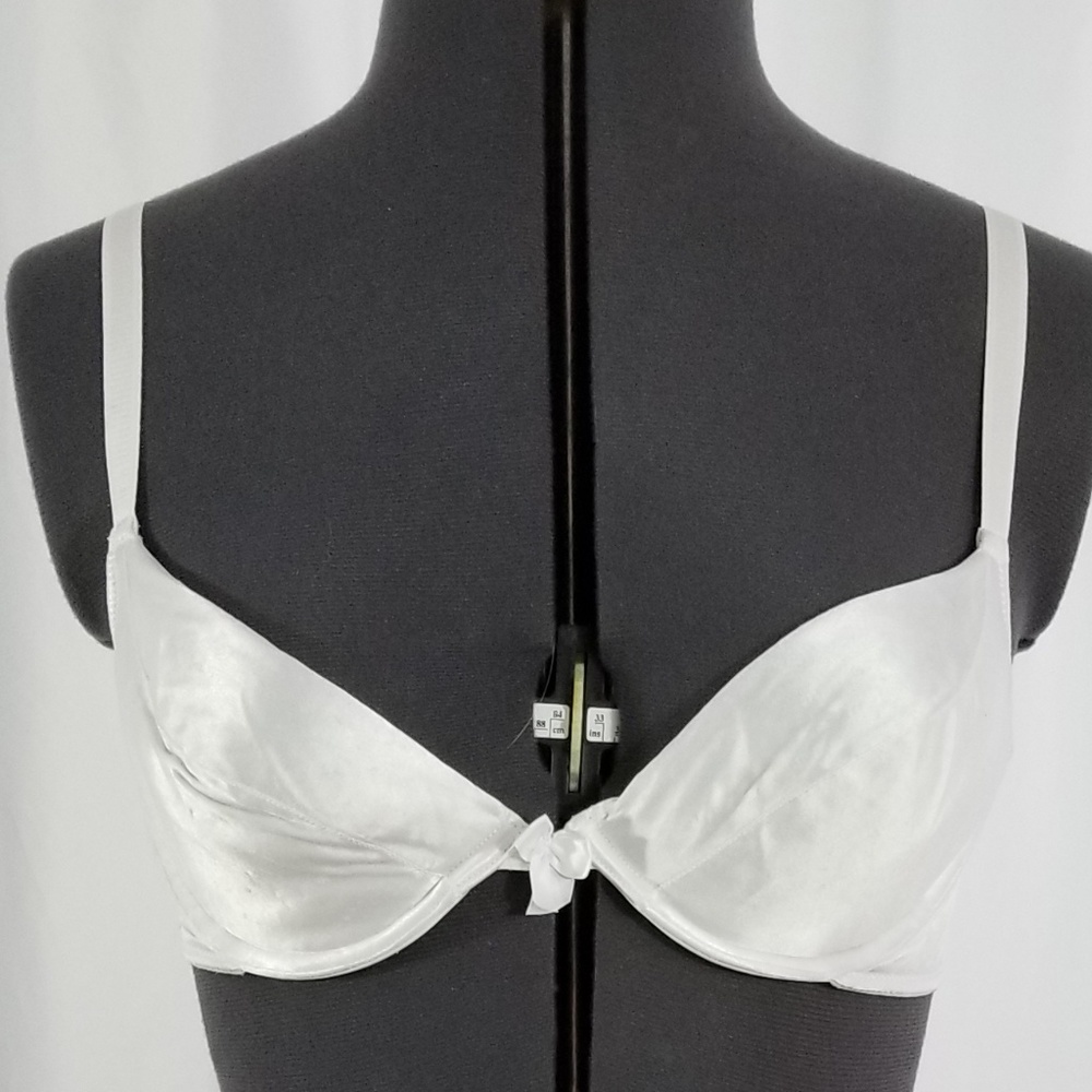 Victoria Secret White Padded Underwire Bra 34C
